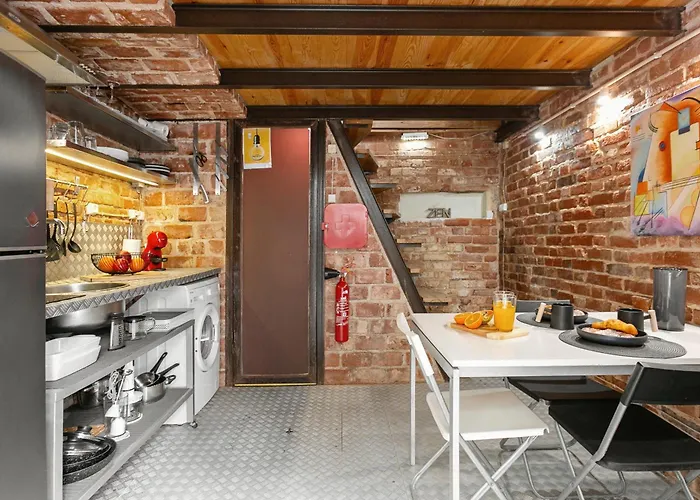 Apartment Brick House *