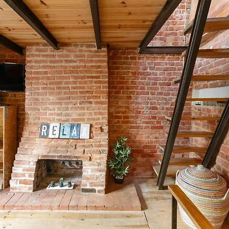 Brick House דירה נאזרה