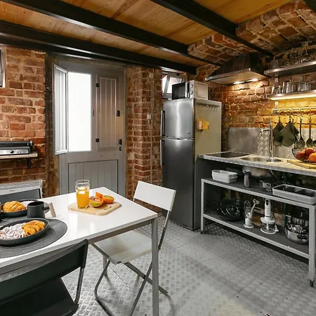 Brick House شقة